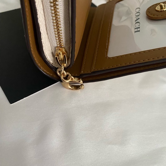 Coach Crosssbody Bag with wallet - Picture 6 of 8